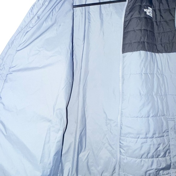 The North Face Two-Tone Quilted Jacket - Picture 3 of 9